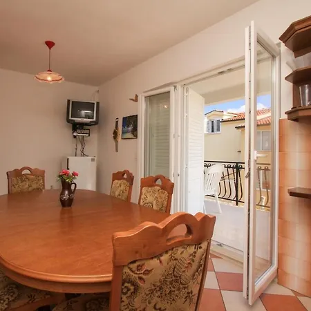Ljuba Guest house 3*