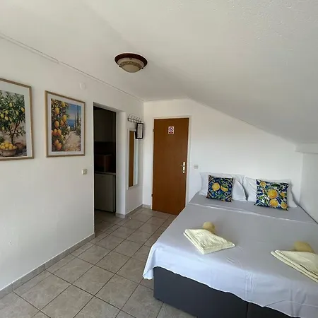 Ljuba Guest house 3*
