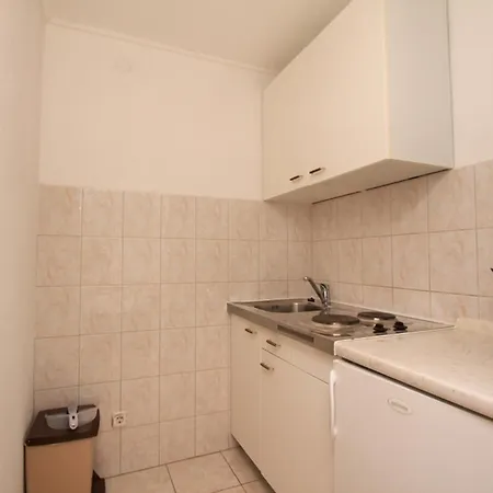 Ljuba Gostinjska kuća 3*
